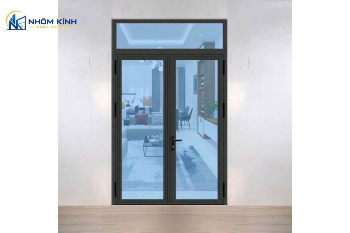 Cửa nhôm Xingfa 2 cánh mở quay phù hợp làm cửa chính, có thể thiết kế hai cánh đều hoặc lệch cánh và cần đủ khoảng trống cho hành trình mở